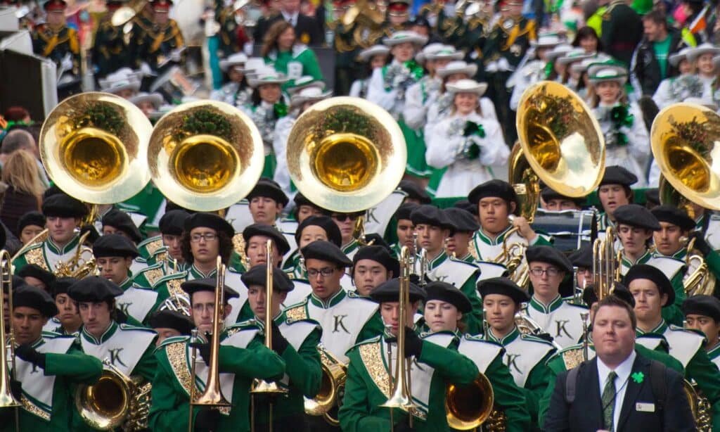 Encore marching band in international parade